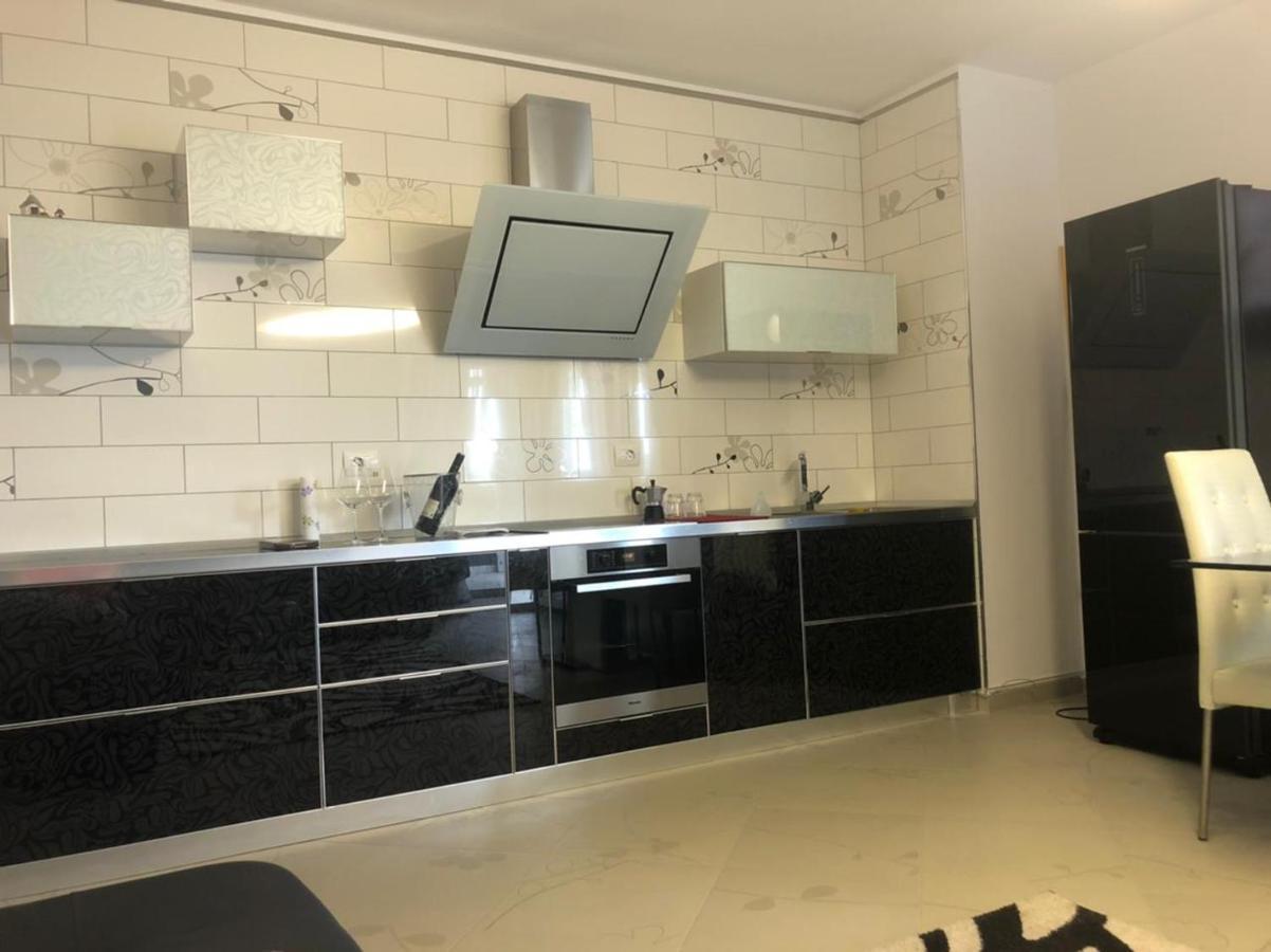 Vale House Holiday Apartment Влёра Экстерьер фото